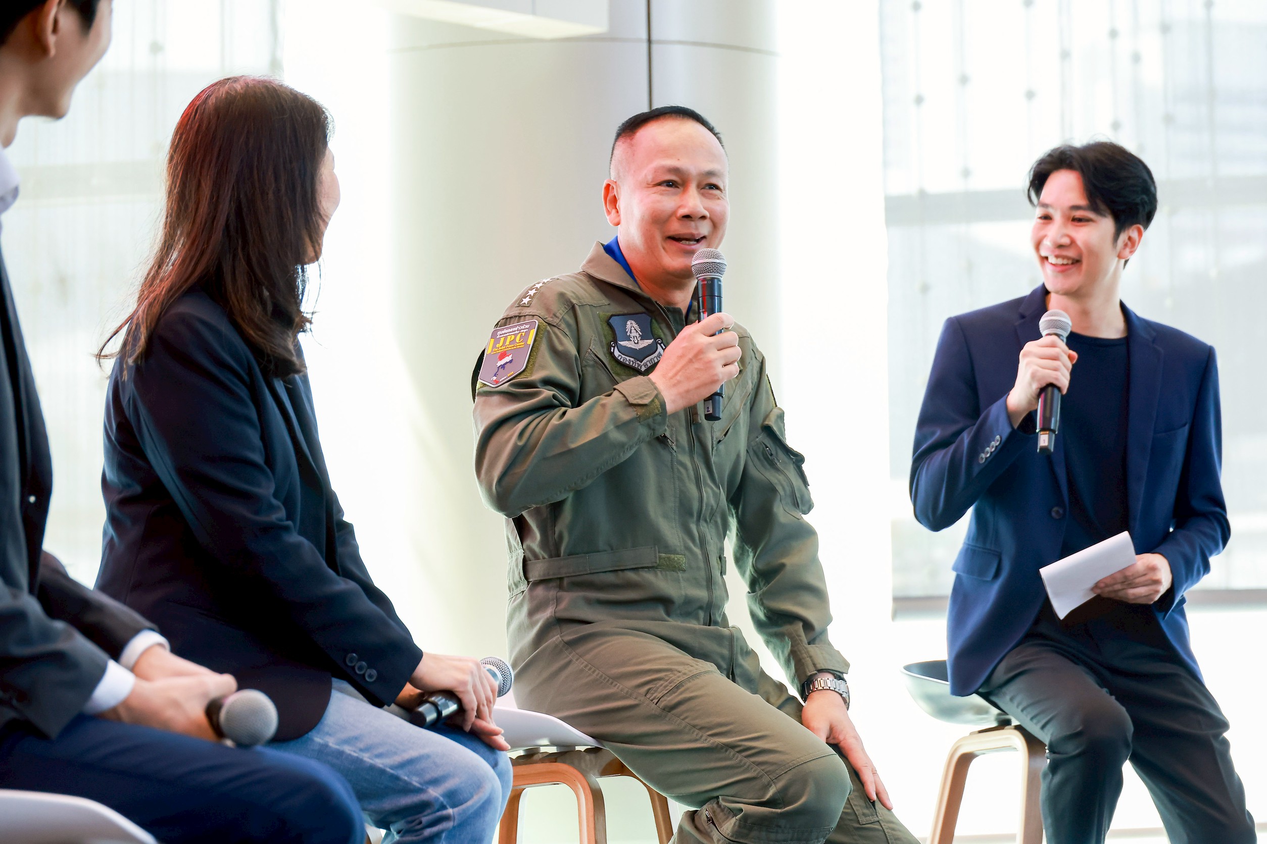 7 พล.อ.อ. ประภาส สอนใจดี