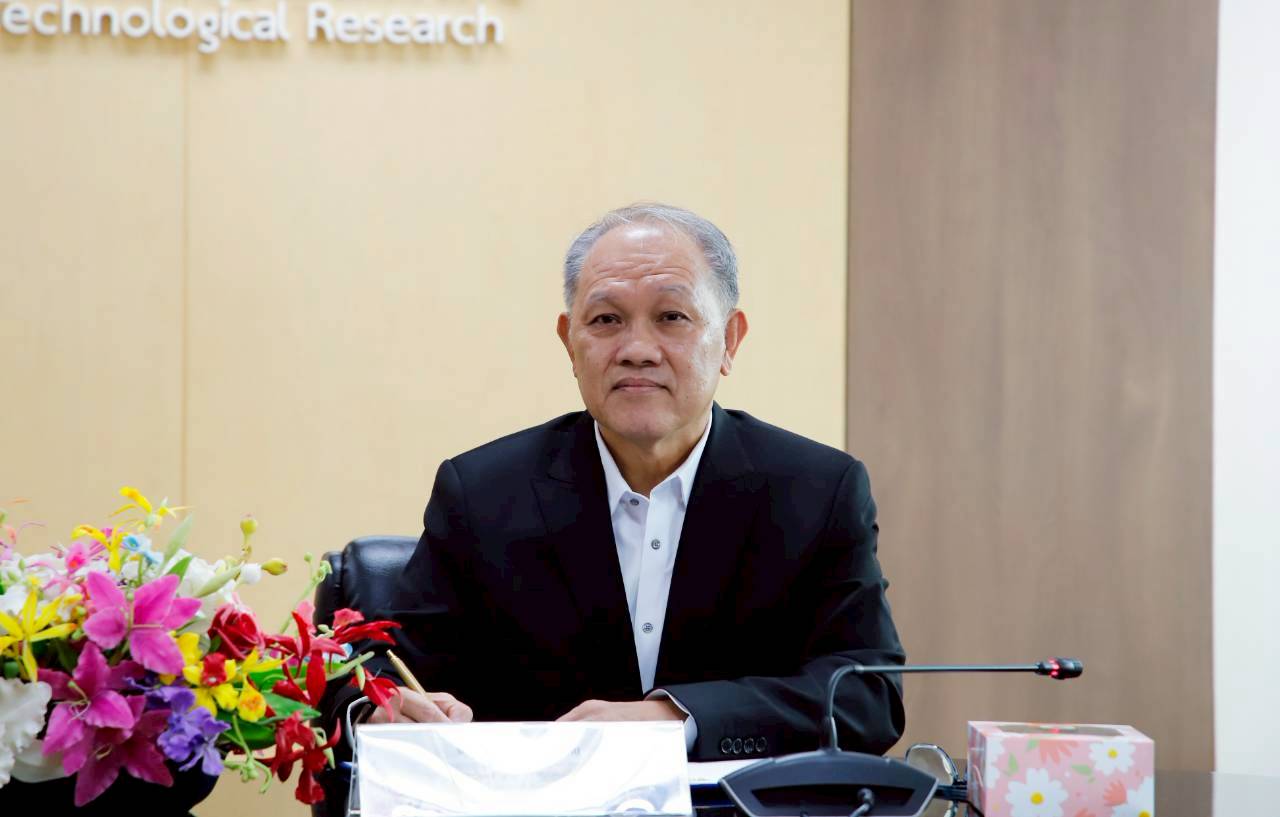 6 นายสัตวแพทย์ศกล โภคัย