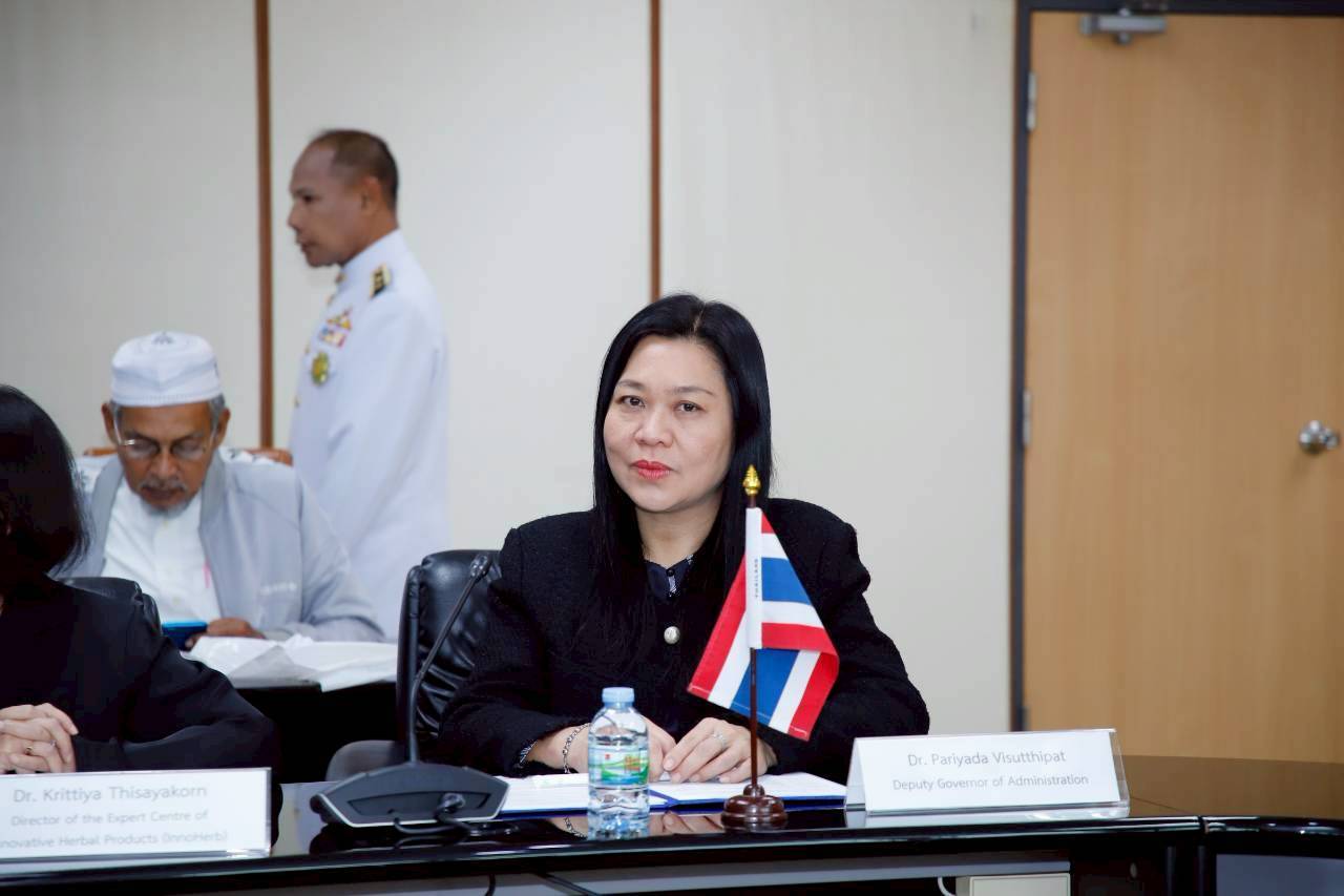 5 ดร.ปริยะดา