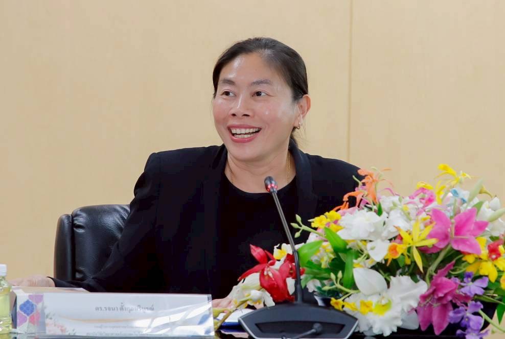 4 ดร.รจนา