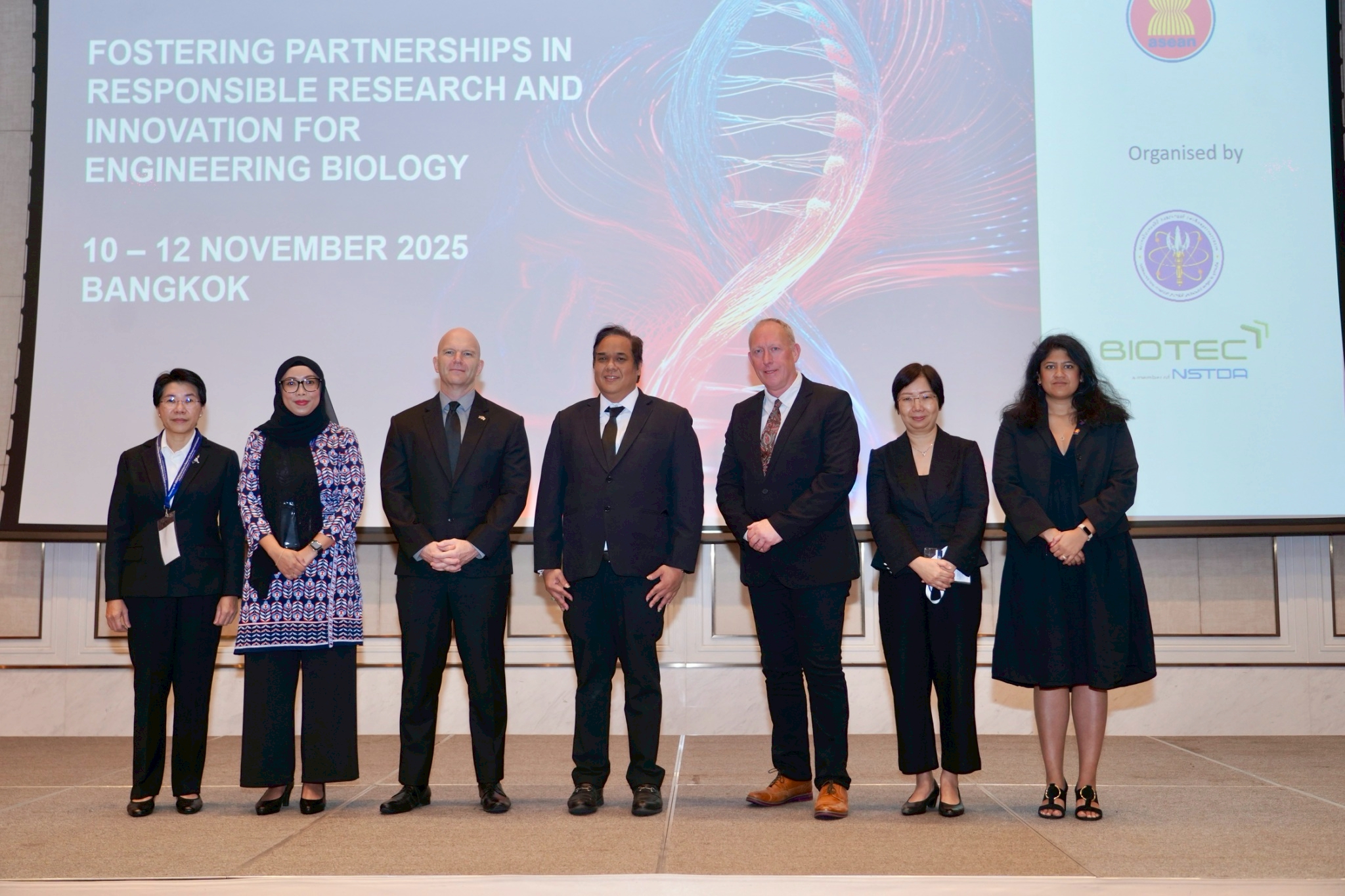 LINE ALBUM 2025.11.10 251110 4