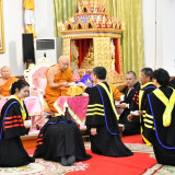 ม.อุบลราชธานี ถวายปริญญาปรัชญาดุษฎีบัณฑิตกิตติมศักดิ์ (ปร.ด. ... พารามิเตอร์รูปภาพ 6