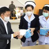 'ดร.ดนุช เลขานุการ รมว.อว. ส่งมอบกำลังใจผ่านหน้ากากอนามัย KN ... Image 5