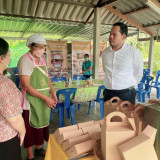 ดร.ลัทธจิตร มีรักษ์ ผู้ช่วยรัฐมนตรี อว. ลงพื้นที่วิสาหกิจชุม ... Image 3